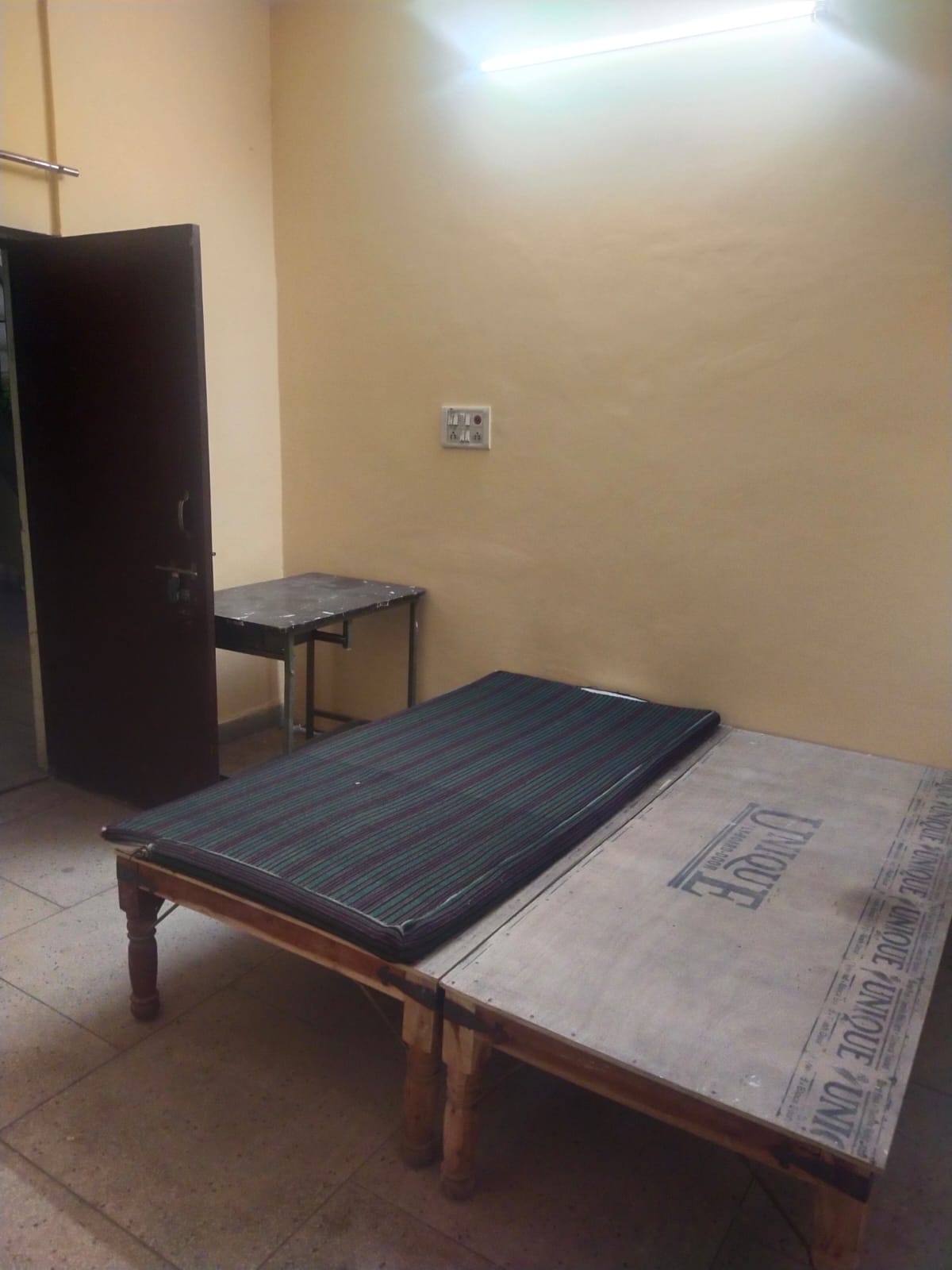 Single Room for Girls at Mansarovar, Jaipur-Mansarover-Jaipur
